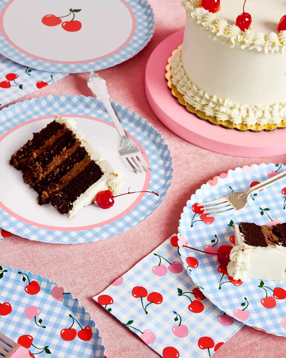 Cherry Plates - 24 paper plates xo, Fetti