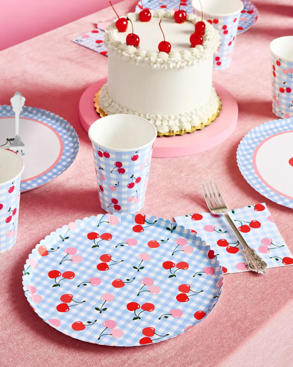 Cherry Plates - 24 paper plates xo, Fetti