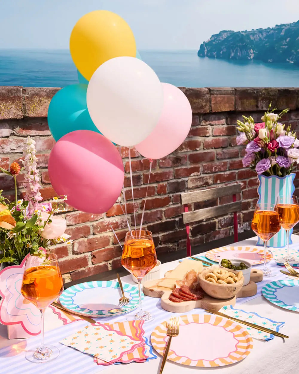 Italian Summer Pack - plates, napkins, vases + balloons xo, Fetti