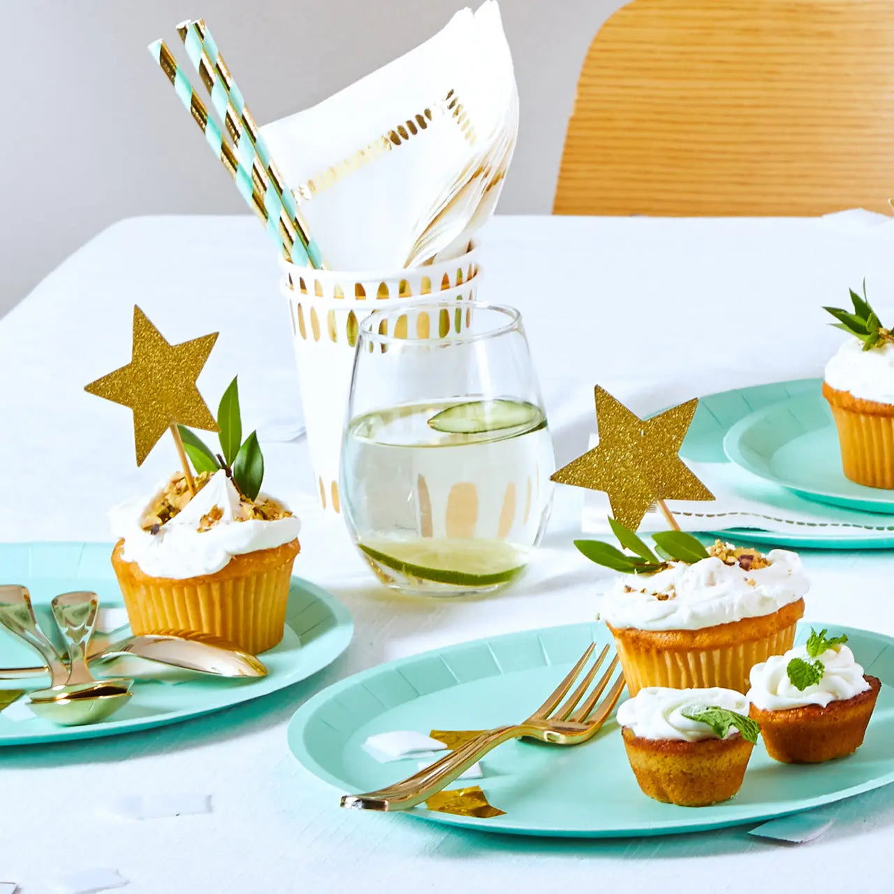 Mint Classic Large Plates (10 per pack) Coterie