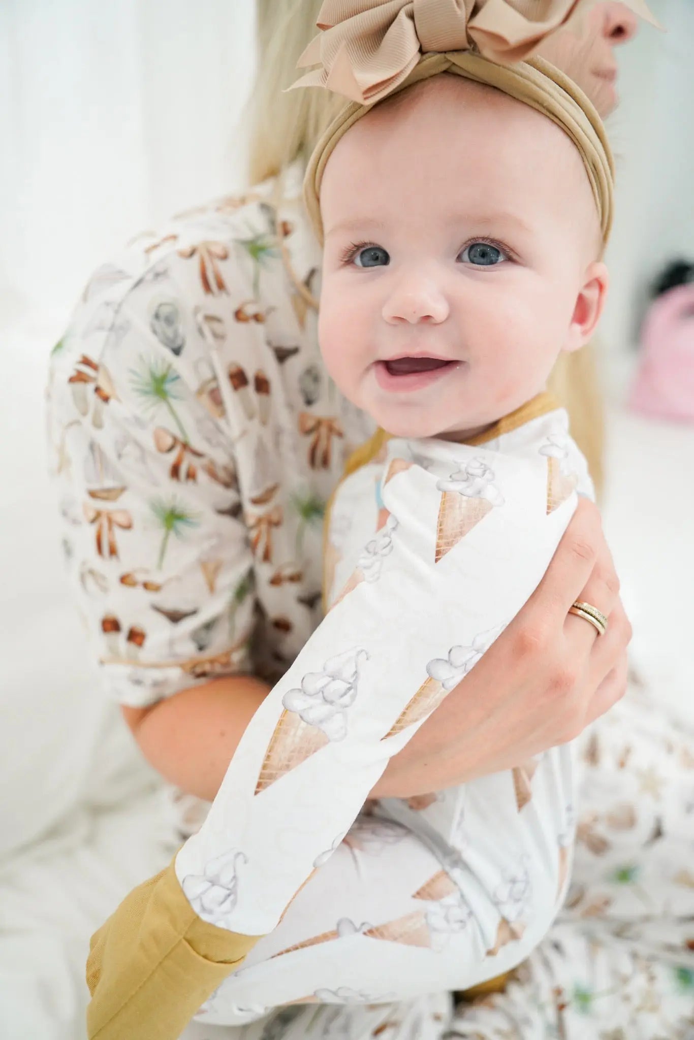 Neutral Coastal Cocktail - Short Sleeve + Pant Pajama Set KenzKustomz
