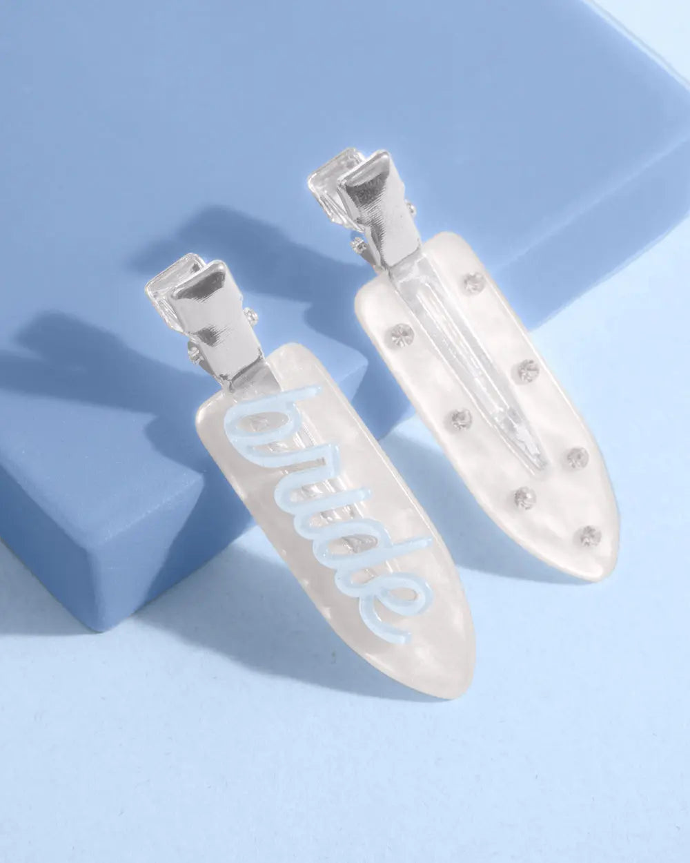 Something Blue Clips - 4 white acrylic clips xo, Fetti