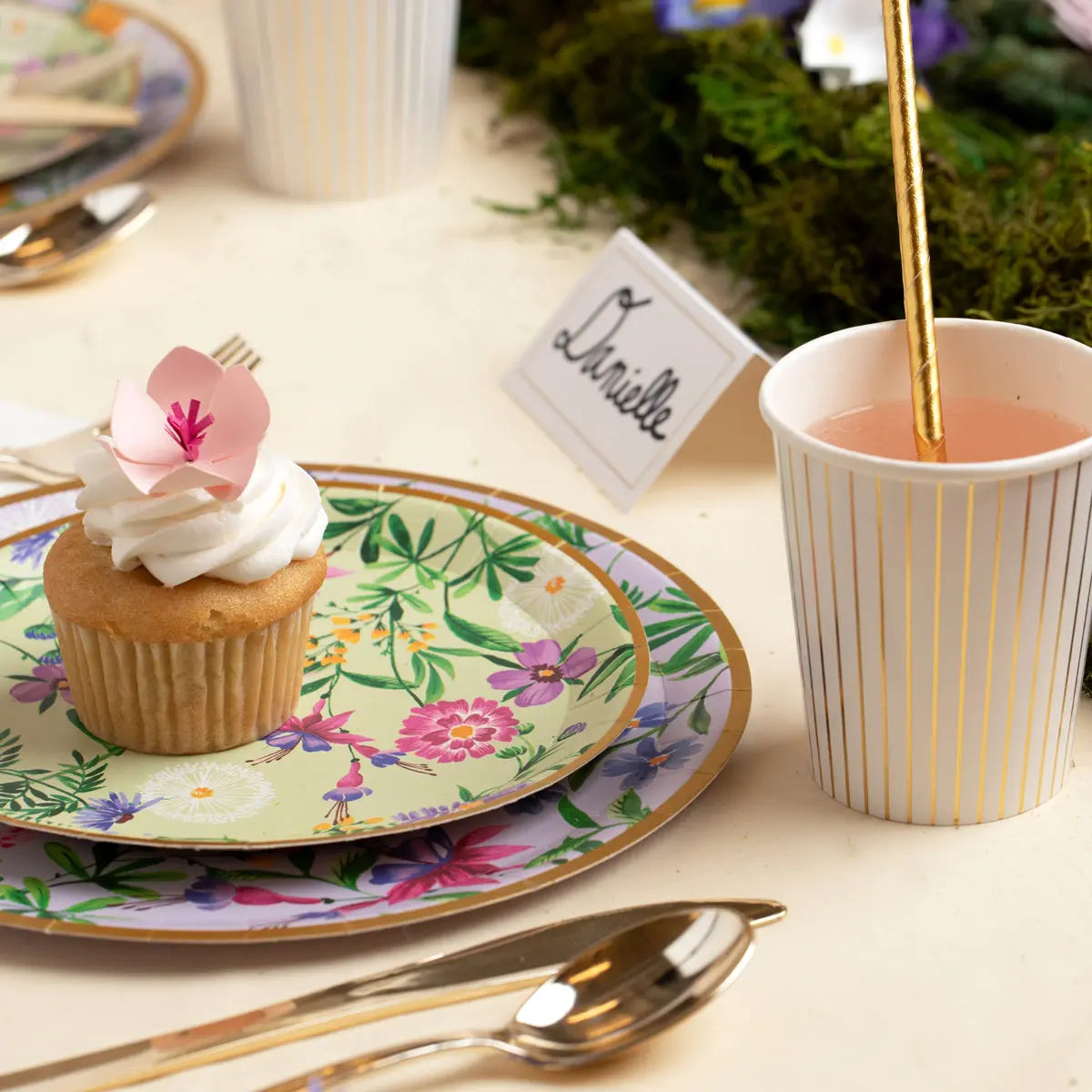 Wildflowers Large Plates (10 per pack) Coterie
