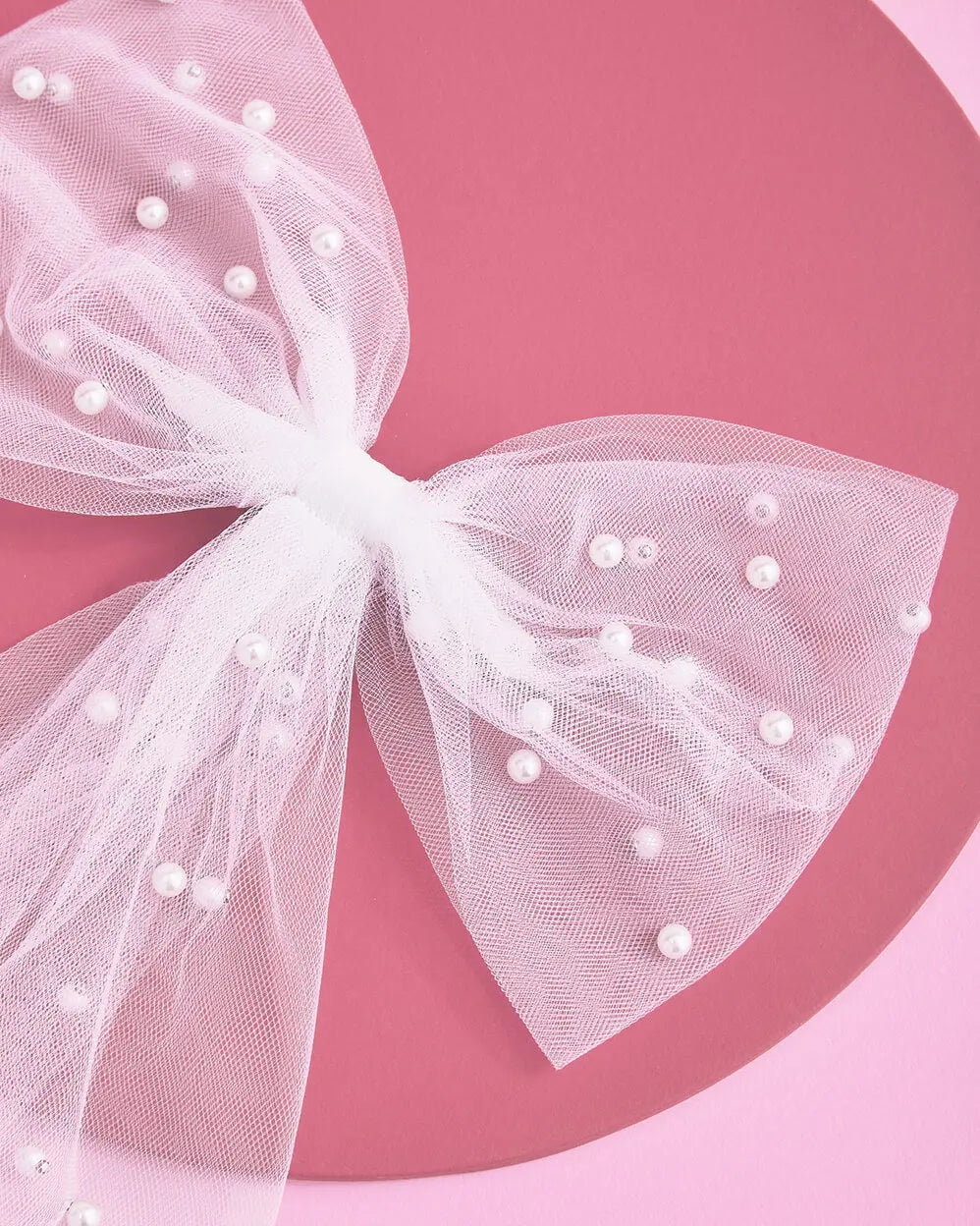Bow to Be - white + pearl bow xo, Fetti