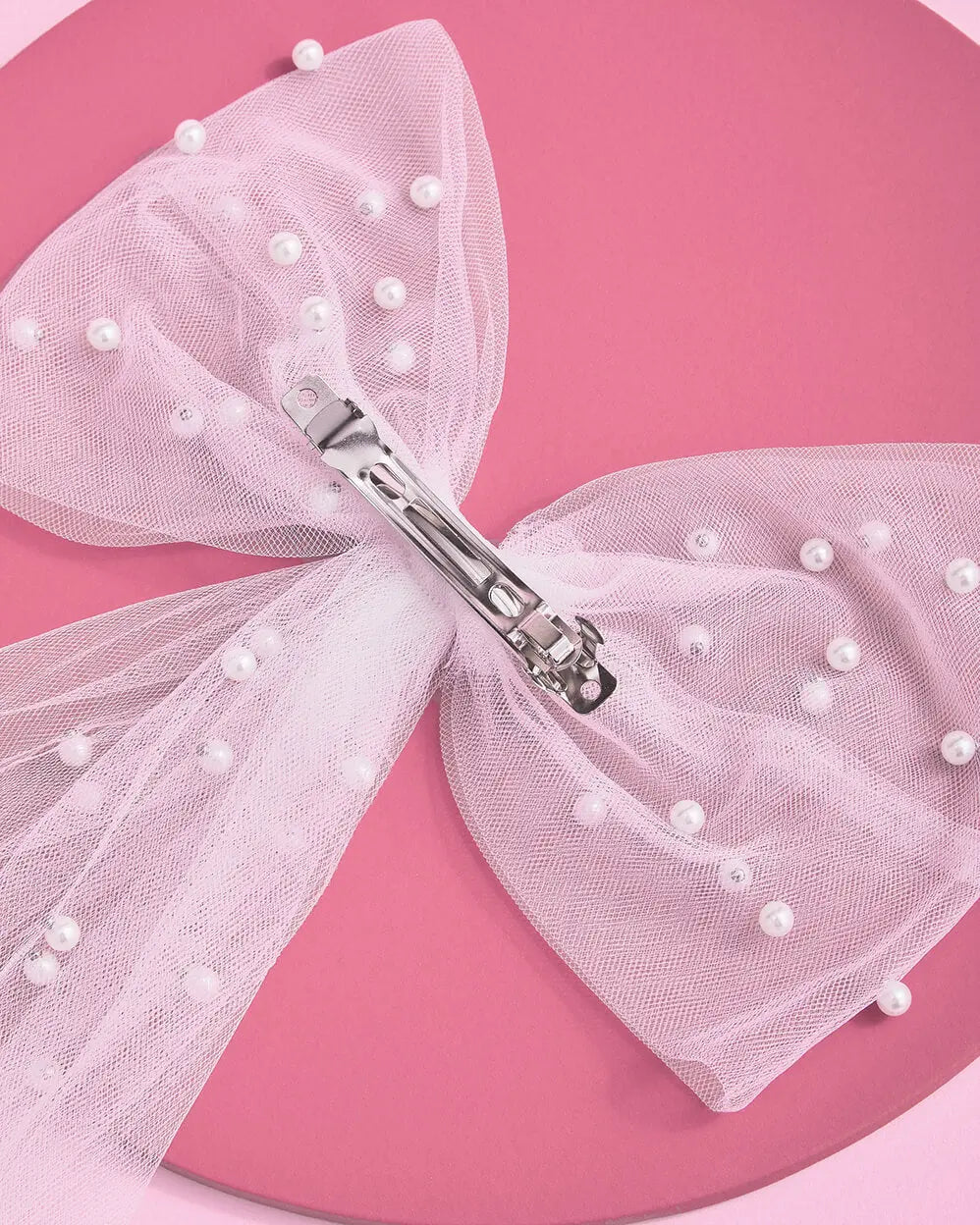 Bow to Be - white + pearl bow xo, Fetti