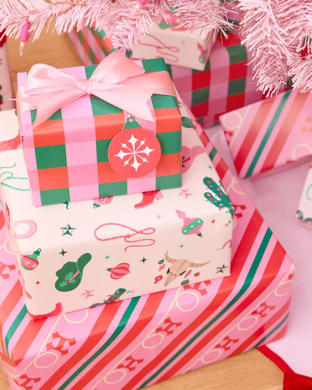 HO-down Wrapping Paper - 12 sheets + 16 tags xo, Fetti