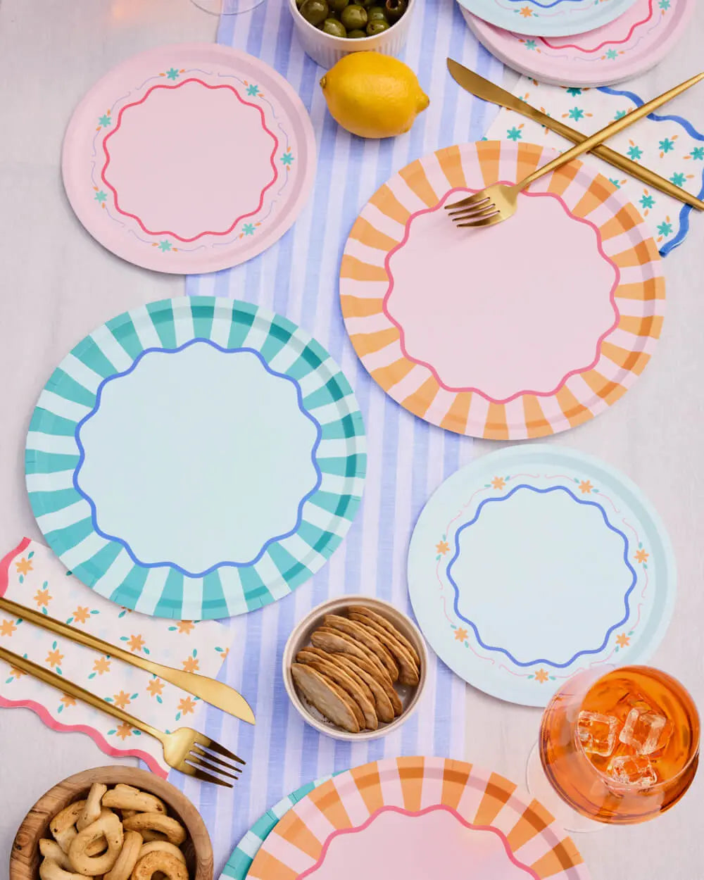 Italian Summer Plates - 32 matte paper plates xo, Fetti