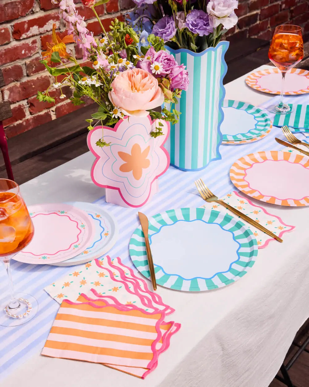 Italian Summer Trio - 32 plates, 24 napkins + 2 vases xo, Fetti
