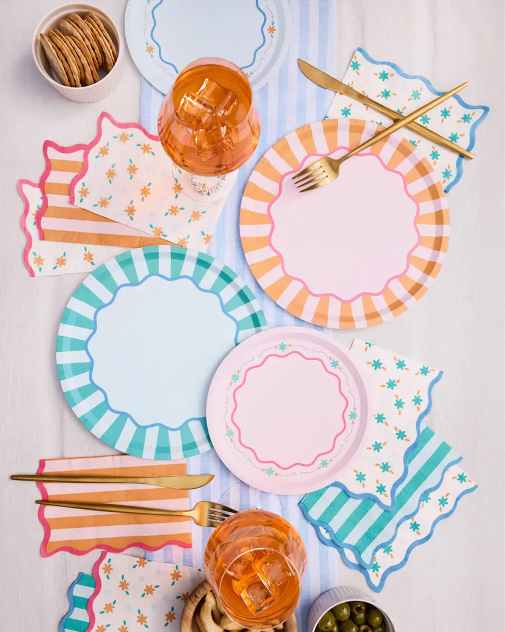 Italian Summer Trio - 32 plates, 24 napkins + 2 vases xo, Fetti