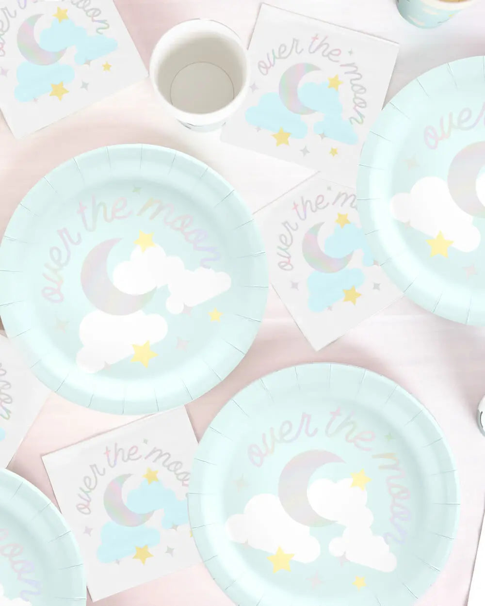 Over the Moon Plates - 25 paper plates xo, Fetti